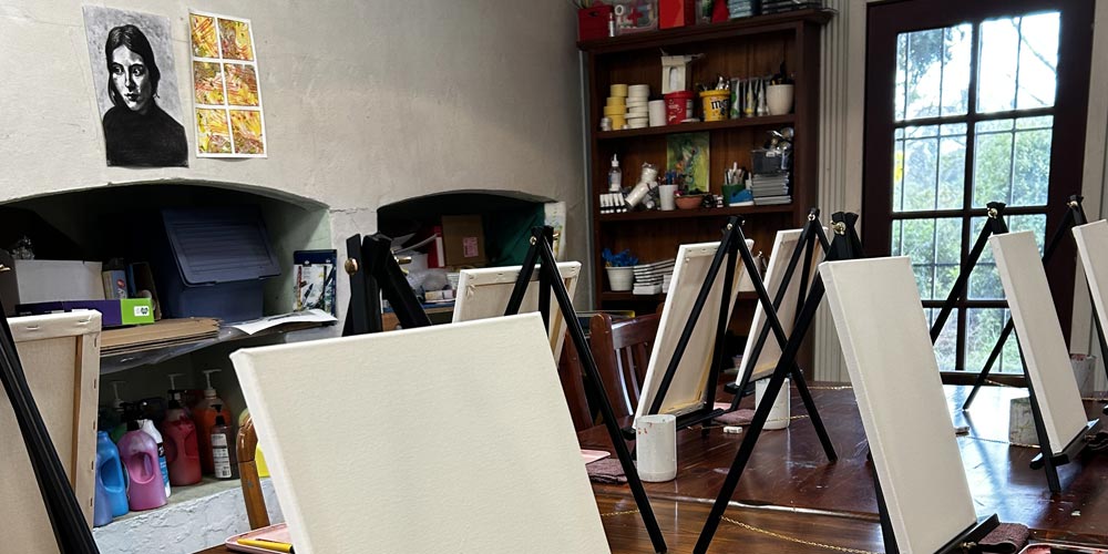 Teen and adult family art class