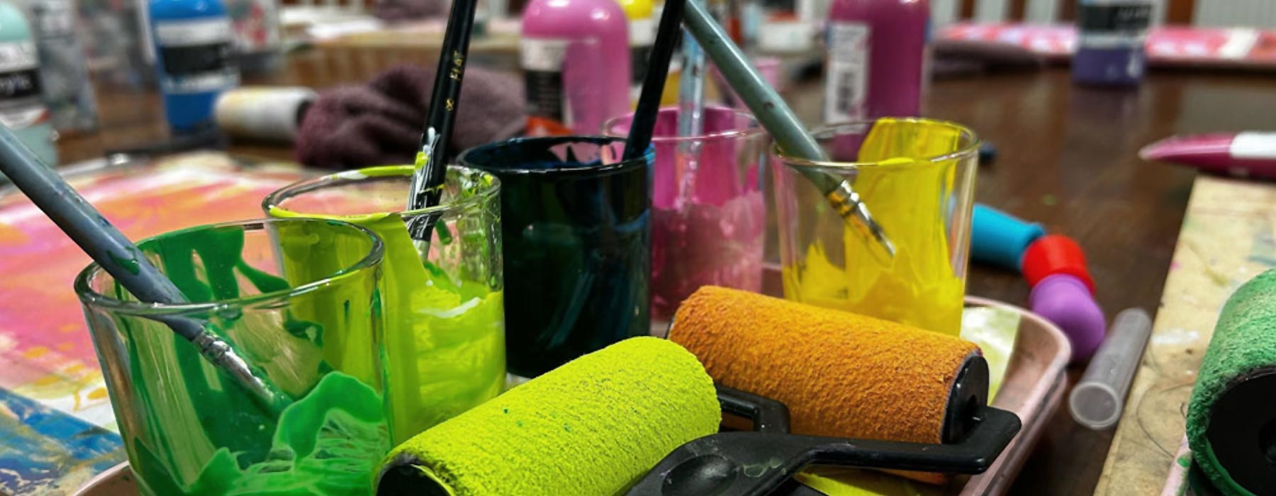 Banner image Kids art classes for fun, paints, brushes and rollers